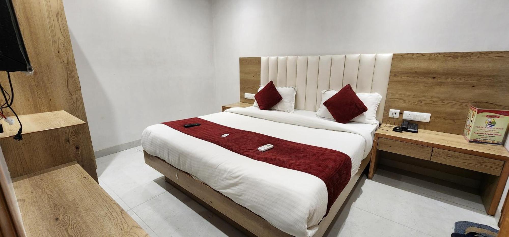 Hotel Shree Sai Dham 2*