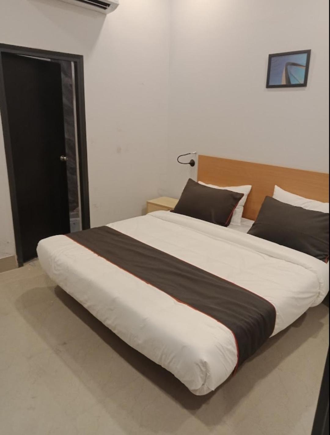 Shree Sai Dham Hotel