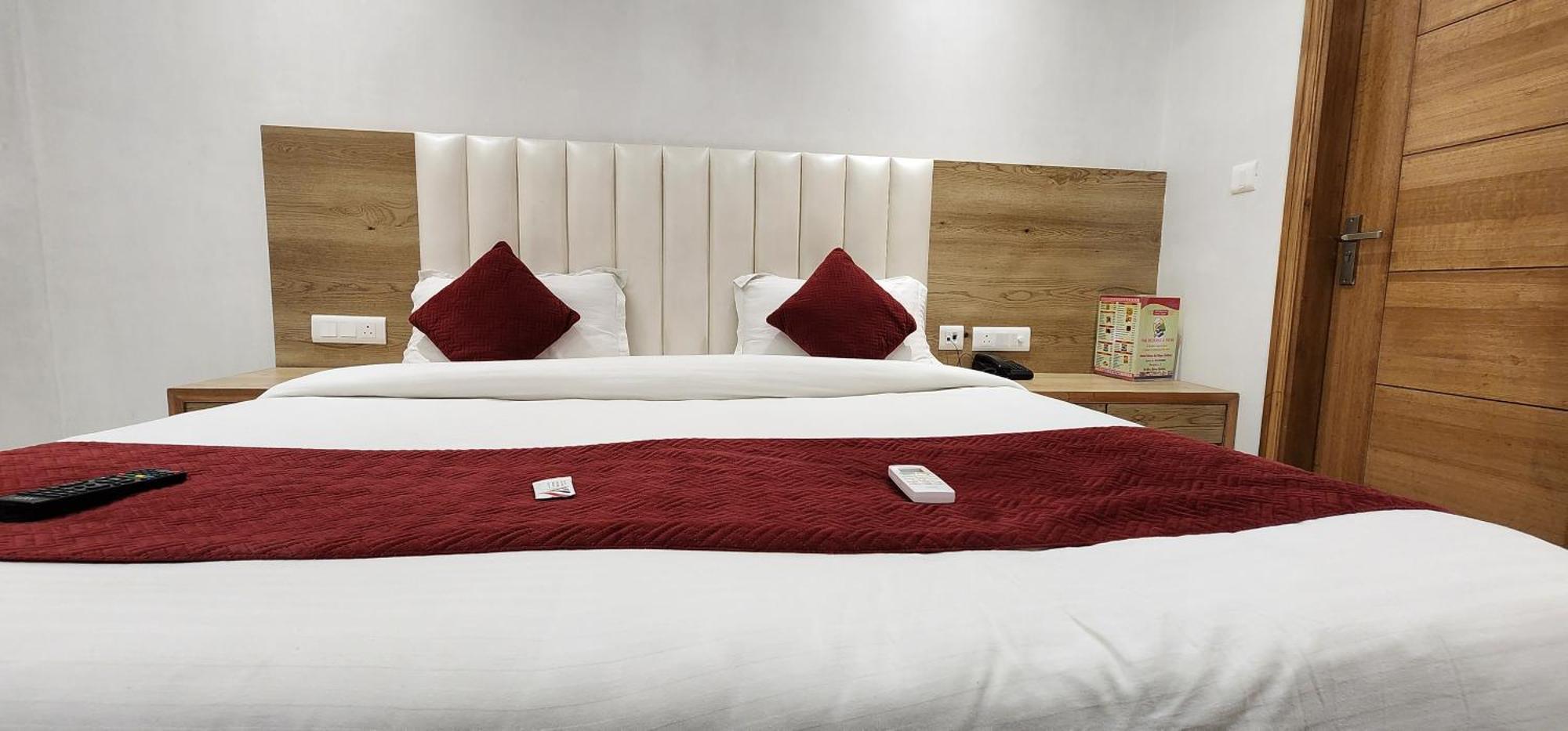 Shree Sai Dham Hotel