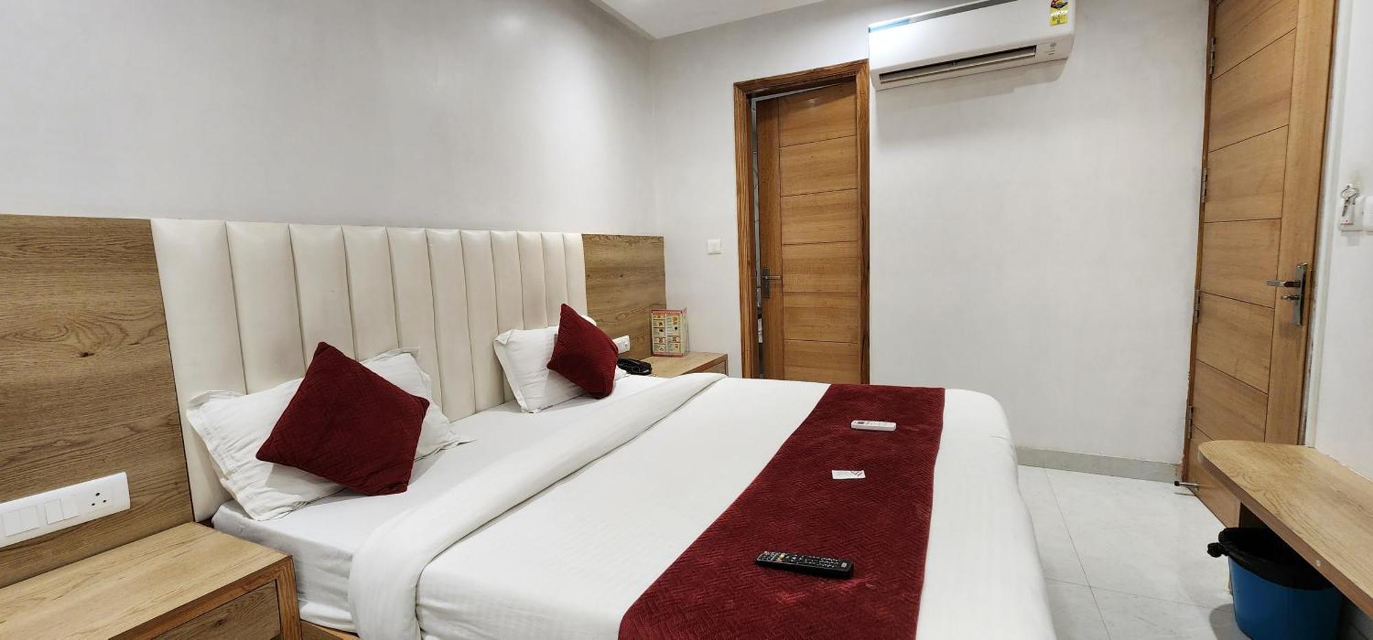 Shree Sai Dham Hotel 2*
