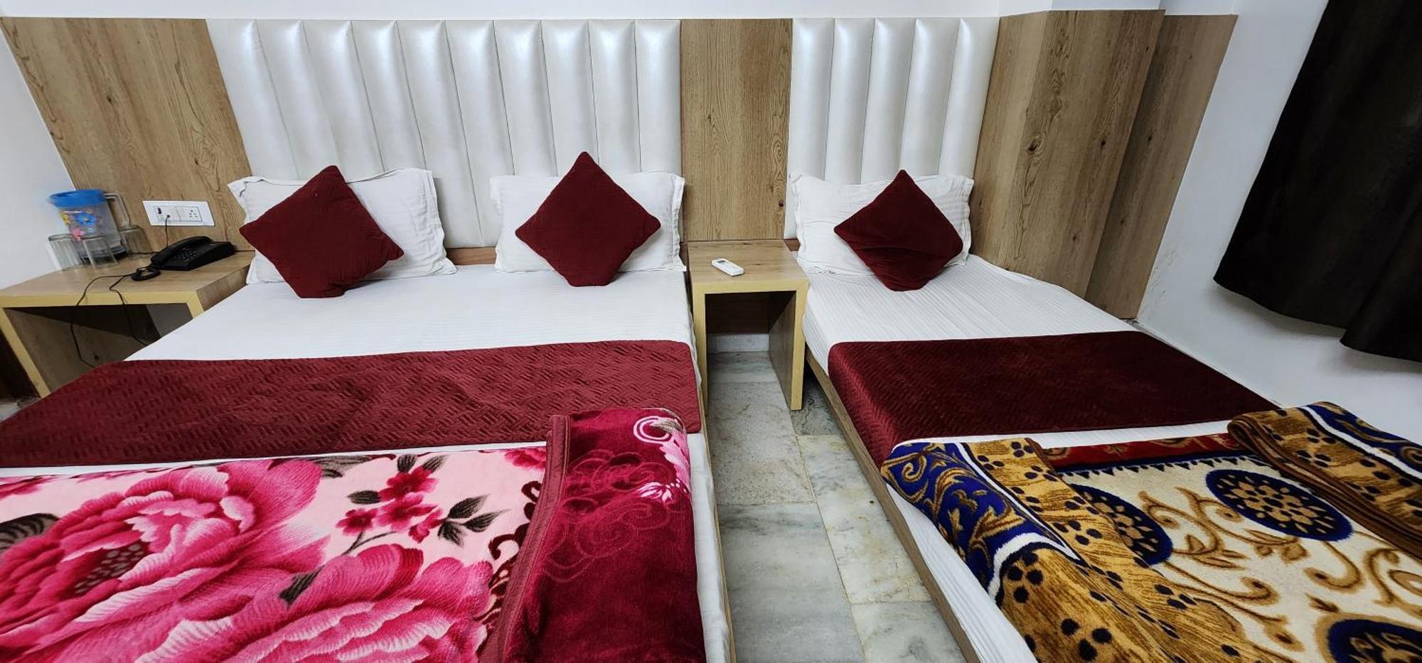 Hotel Shree Sai Dham New Delhi